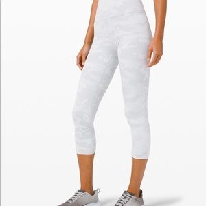 Lululemon Cropped Pants